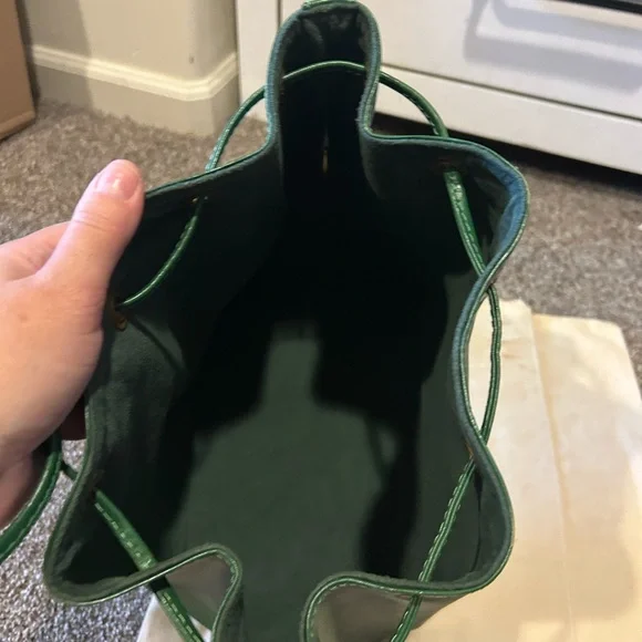 Louis Vuitton Forest Green Leather Shoulder Bag - Picture 9 of 9